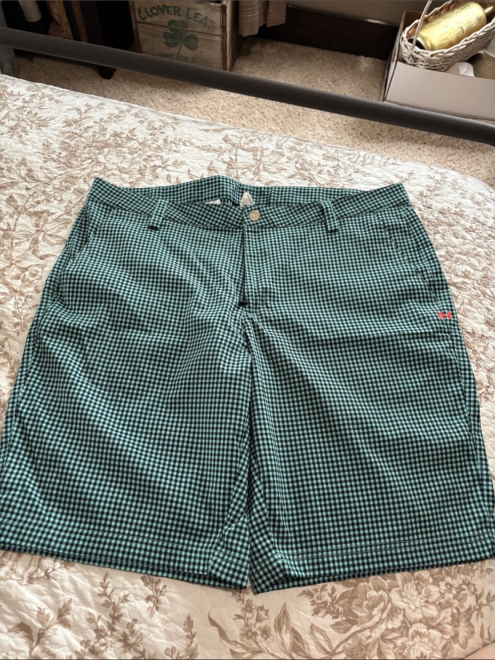 Under Armour Men's Green Gingham Flat-Front Golf Shorts